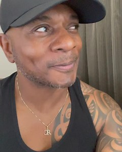 #motorcitymotormouth #FaithFamilyFunny #YouDontWantTheHotShit @libertyfunnybone @bengals @cincinnatithemutt @downtowncincy @cincinatoduarte @cin_cinatti @cincinati @carmeltrob @citybeatcincy @thatmasterbarber | Tony Roberts