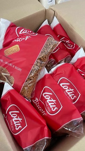 LOTUS BISCOFF Lotus biscoff restock lagi 🎉🎉 Ada lotus biscuit, crumbles dan spread. Jom singgah Loyang sekarang. 🕰 Kami beroperasi SETIAP HARI : 9AM-9PM 📍 Waze: Loyang Setiawangsa 📲 wasap.my/60173434626 📲 https://loyang.yezza.store/ 🛒 shopee.com.my/loyanghouse #baking #kuihraya #cake #loyang #edibleimage #setiawangsa #loyangdelivery #bakingingredientshop #bakingingredients #bakingtools #cakemould #loyangkek #bekaskuih #lotusbiscoff #biscoffspread #biscoffcheesecake #biscoffcrumbles #lotus