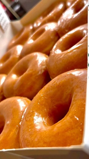 Happy New Week, Krispy Kreme Lovers 🥰❤️ Visit us, install our Mobile App or call any of the numbers below to order your fav doughnuts today!!😍😘 #krispykremeng #krispykreme #originaldoughnuts #coffee #assorted #coffeecombo #cakedoughnuts #donuts #sprinkles #glazed #sweets #coffee #treats #cake #americano #cappuccino #doughnutlover #cakeoffer #foodie #lagosfoodie #latte #abujafoodie #nigerianfoodie #deliveryservice #online #offers #deals #discount #sweettreats 🌎Lugbe, Abuja 📍: Novare Gateway 