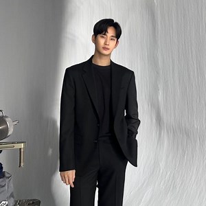 A Look at the Dating History of South Korean Star Kim Soo-hyun