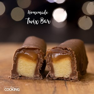 Homemade Twix Bars (Chocolate Bars) - These Are The BEST | Twix Recipe @HomeCookingShow #HomemadeTwixBars #Twixrecipe #Twixchocolate #Chocolatebars #twix #homecookingshow Ingredients Maida/plain Flour - 175 Gms Icing Sugar - 65 Gms Unsalted Butter - 115 Gms Sugar - 1 Cup Butter - 6 Tbsp Fresh Cream - 1/2 Cup Milk Chocolate - 500 Gms | Home cooking