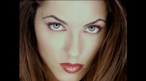 16K views · 639 reactions | ✔️ Entrada da novela #Rubi (2004) protagonizada pela atriz #BarbaraMori. | 핹햔햛햊햑햆햘 핸햊햝햎했햆햓햆햘 | Facebook