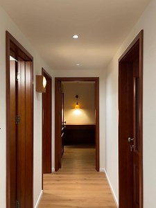 [Hot Item] Modern Minimalist Design Natural Interior Solid Wood Doors Natural Oak Wooden Internal Door