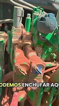 Connect the loader to the John Deere tractor @AgricolaNoroesteSL