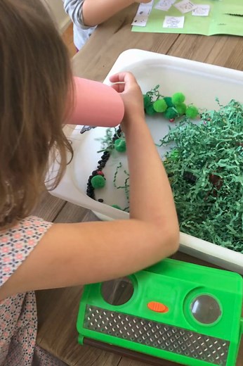 2.5K views | Make a sensory bin to go with the book, In the Tall, Tall Grass. Learn more here: https://thedabblingspeechie.com/2018/03/in-the-tall-tall-grass-speech-therapy/ | Thedabblingspeechie | Facebook