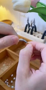 4.3K views · 52 reactions | ✨#handmade #diy #homemadejewelry #earrings #pearls #pearling #pearlearrings #handmadeearrings #diyearrings #foryoupage #fyp #3189 | Buildboxentertainment | Facebook