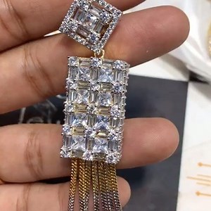 Elegant earrings in Ad with both sides American diamonds 💎 3000/- pkr | Fashion Hood