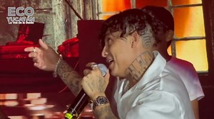 La música RAP atrapó a miles de fanáticos en Mérida “Alemán” el rapero originario de Los cabos Baja California Sur. Desde el escenario del poliforum las y los yucatecos corearon cada una de sus canciones con un espíritu de rebeldía y libertad. Poco después de las nueve de la noche las personas arribaron a las instalaciones del políforum, ahí esperaron unos minutos para deleitarse con el talento yucateco, ese que vaya se llevó los aplausos y el reconocimiento de su gente porque el esfuerzo artíst