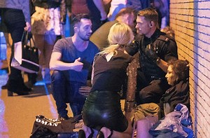 Mutmaßlicher Terroranschlag in Manchester: Tote und Verletzte bei Ariana-Grande-Konzert