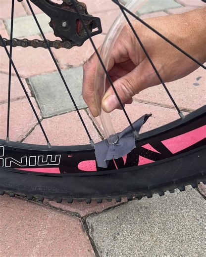 Bicycle wheel pump hack | Genius Club