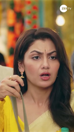 3.7M views · 39K reactions | Kya Amruta kabhi samajh paayegi Aai Bhavani ki rishton aur paison ko lekar kahi baat? Dekhiye ek nayi kahaani #KaiseMujheTumMilGaye, har roz, raat 10 baje, sirf #ZeeTV par aur kahin bhi, kabhi bhi ZEE5 Shows par. #ZeeOnTheGoReels #SritiJha #HemangiKavi | ZEE TV | Facebook