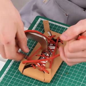 The Perfect Production Process of Leather Phone Cases | 5-Minute Recycle