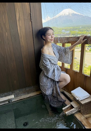 Morning Onsen with Mt. Fuji View