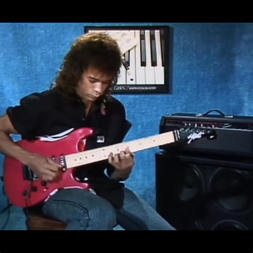 Greg Howe - Hot Rock Licks 🎸🎸🎸🎸 #greghowe #shred #guitarshredding #shredguitar #shredplayer #guitar #guitarist #guitarplayer #guitarriff #guitarchords #guitarsolo #guitarhero #guitarlegend #archives #guitargod | guitaristes.officiel