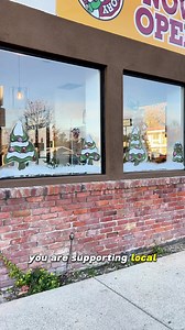 15K views · 533 reactions | Painting at a local Pizzeria how fun! These came out so adorable殺 …making this video made me crave pizza again though lol. Pizza Factory Redding #wondowpainting #windowart #art #grinch #cindylou #pizza #supportlocal #SpreadTheCheer #holidayseason #decorate | Squishy Doodle Face Painting | Facebook