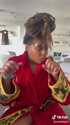 Vertell (@vertelldavis)’s videos with We Go Up - Nicki Minaj