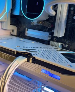 Nothing AMPS up the PC build more than a SOLID GPU ❄️ IG: desit_store #ZOTAC #GEFORCE #RTX #PcBuild #GamingPC #Tech | ZOTAC