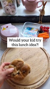 HOT CROSS BUN & MINI WAFFLE MAKER = PERFECT MATCH! If you have a mini waffle maker (or in fact any waffle maker) cluttering up the back of a cupboard somewhere, it's time to bring it back out and try this!! So maybe people on my stories told me they have savoury fillings in their hot cross buns - from smoked bacon to cheese - and then we had them with burgers this weekend too and it was actually incredible! So I saw your cheese in a hot cross bun, and I raise you a hot cross bun toastie-waffle! 