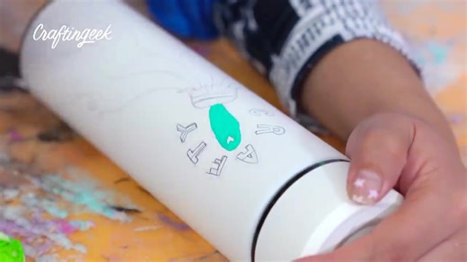 PINTÉ 5 TERMOS CON TECNICAS VIRALES DE ARTE 🌈 * Así quedaron* 😱 Craftingeek | Craftingeek