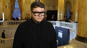 1.1K views | Lucian Broscățean, Director al Departamentului de Modă din cadrul Universității de Artă și Design Cluj, a fost prezent la prima ediție a Mercedes-Benz Bucharest Fashion Week, iar noi l-am întrebat cum vede evoluția evenimentului. | Elle Romania | Facebook