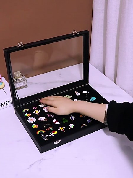 Lapel Pin Collection Display PU Frame Showcase Dustproof Transparent Glass Storage Box Jewelry