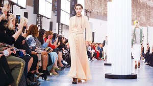 1.1K views · 71 reactions | Chloé Spring/Summer 2020 Paris Fashion Week #Chloe #SS20 #Womenswear #PFW | Fashion Feed | Facebook