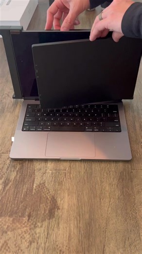 256K views · 3.2K reactions | This triple monitor laptop attachment is fantastic. #amazonfinds2022 #amazonmusthaves #amazongiftideas #amazonhome #amazongadgets #amazonfavorites #onlineshopping #gifts | Stuff You Actually Need. | Facebook