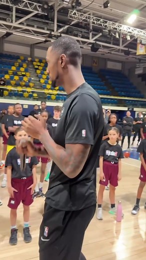 The Brooklyn Nets hosted a basketball clinic for kids from Paris Basketball 18 and Levallois Sporting Club! ##NBAParis Nets-Cavs on Thursday, January 11th, at 2:00pm/et on NBA TV! | NBA
