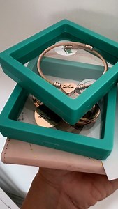 4.6K views · 5 comments | Narukvice, ogrlice, gravura je po želji ❤️ hvala što našim komadima nakita usrećujete drage ljude  #nakitmint #nerdjajucicelik #stainlesssteel #nakit #graviranje #ljubav #handmade #personalized | Nakit Mint | Facebook