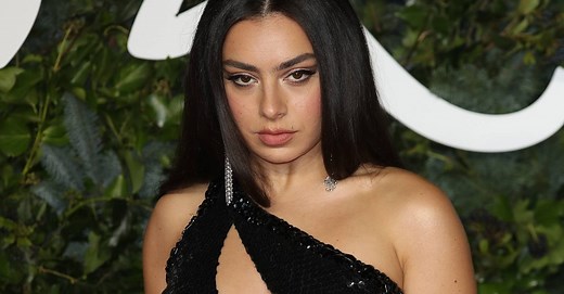Charli XCX’s Entire Boob Fell Out Of Her Dress At The ARIA Music Awards And She Shared The Footage