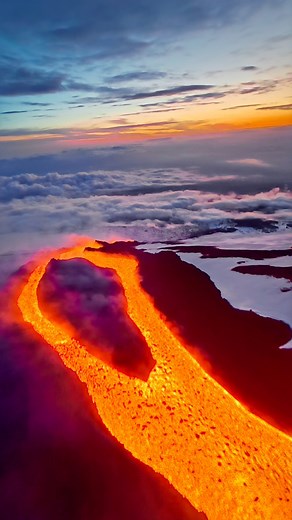 Fireworks over Mt. Etna #nature #volcano #vulcano #ig #snow #etnavulcano #landscape #mountetna #bestphoto #eruption #lava #naturephotography #picoftheday #bestvideo #etna #sicilia #sicily #catania #italy #etnavolcano #siciliabedda #siciliabella_official | Giovanni Benintende