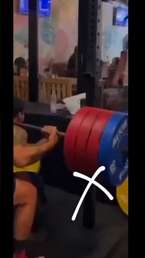 Death Incident video of BODYBUILDER who died while doing HEAVY SQUATS | SAY NO TO EGO LIFTING