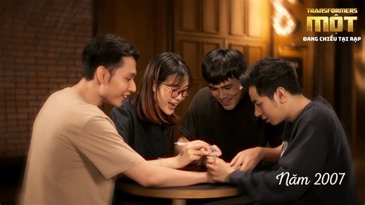 Dù đã lớn nhưng vẫn là những "đứa trẻ to xác". Xem phim mà bồi hồi xúc động quá cũng đừng quên Transformers Một có phiên bản thẻ Gift Card của rạp CGV siêu ngầu đét! 💥 👉Thông tin chi tiết tại đây nha anh em: https://bit.ly/CGV-PROMO-EGIFT ❗❗Link đặt vé: https://linktr.ee/paramountpicturesvn 🔥 TRANSFORMERS MỘT | ĐANG CHIẾU TẠI CÁC RẠP TRÊN TOÀN QUỐC #CGV #CGVeGift #TransformersOne #TransformersMot | Paramount Pictures