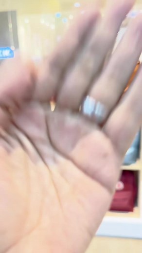 #Fjallraven son hermosas mochilas conocidas por su calidad y durabilidad🎒. Son ideales para actividades al aire libre, viajes y uso diario. Puedes adquirirlas en tu tienda #Aurosport más cercana o entrando a aurosport.net. 🏷️$79.95 | aurosport