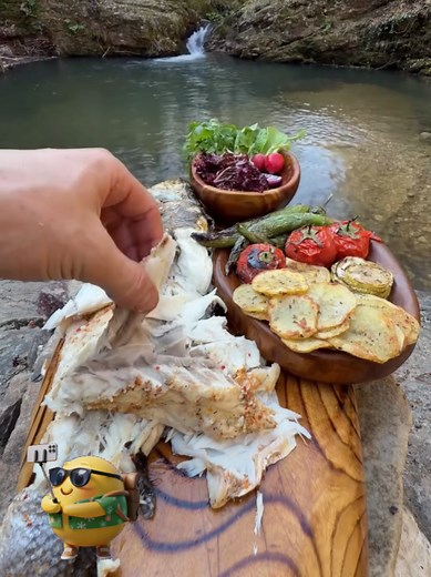 Easy Picnic Meal Ideas & Hacks