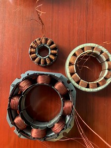 [Hot Item] Machine de bobinage à aiguilles multi-stations pour l'insertion de bobines de stator de moteur