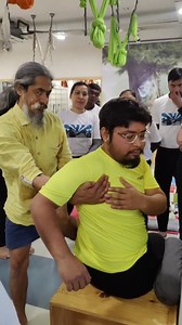 🌿 Bharadvajasana on Marod Box – Deep Spinal Twist for Flexibility & Detox! ✨🧘‍♂️ Experience the power of Bharadvajasana (Seated Twist) using the Marod Box, a perfect way to enhance spinal mobility, improve digestion, and release tension from the back & shoulders. With proper support, this twist becomes safer, deeper, and more effective! 💫 ✅ Increases spinal flexibility & posture alignment 🏋️‍♂️ ✅ Stimulates digestion & detoxifies the body 🌿 ✅ Relieves back, neck & shoulder tension 💆‍♂️ ✅ E