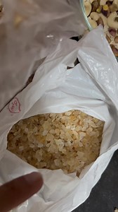 Stock… Gond Katria : is well known to have anti-aging and anti-inflammatory properties and thus help in delaying wrinkles and reducing fine lines. Healing wounds and pigment reduction are two of the Gond Katira benefits for pimples. This herb also supports the treatment of acne, skin pigmentation, breakouts, and burns. Benefits of Gond Katria👇 Gond katria is known to have both warm and cold effects on the body. Hence, it can be used in any season but is commonly added to drinks or juices during