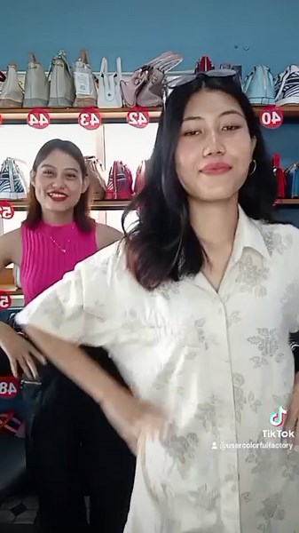 18 reactions | သဲလေးတို့ရေ မနက်ဖြန်မင်မင်တို့ရုံးပိတ်ရက်ဖြစ်လို့...