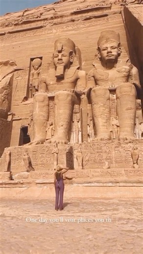 Abu Simbel, a masterpiece carved into rock by Ramses II on the banks of the Nile, immortalizes his victories and love for Queen Nefertari. Its colossal statues and intricate reliefs awe visitors and testify to the grandeur of ancient Egyptian civilization. 📸: @francescabandiera_ #AbuSimbel #AncientWonders #AswanAdventures #aswan #adventure #travel #visitegypt #egypt #egypttravel #egipt #egypte | EgypTours