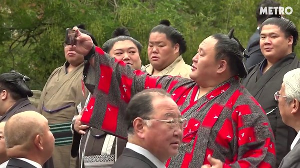 Wrestlers gather ahead Grand Sumo Tournament in London