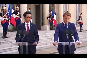 Fihaonan'ny tamin’ny Filoha frantsay Emmanuel MACRON androany 27 aogositra 2021 tao amin'ny Lapam-panjakana Elysée, Paris. | Andry Rajoelina