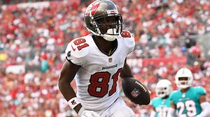 Bucs' Antonio Brown Allegedly Obtained Fake COVID-19 Vaccine Card