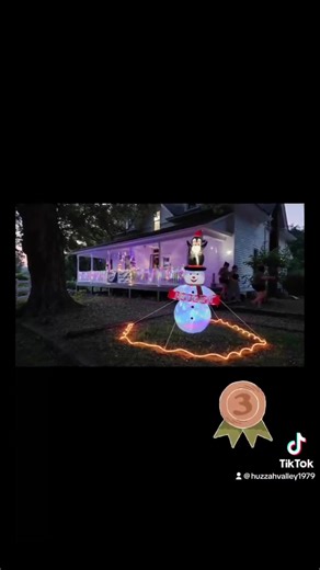 Christmas in July was a success 🎄🎅🏼 #huzzah #camping #lodging #floating #kayaking #rafting #canoeing #tubing #horsebackriding #goodtimesallthetime #christmasinjuly | Huzzah Valley Resort