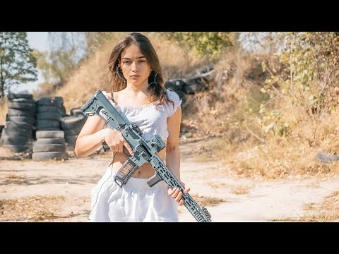 Girl with AR15. Concealed carry hand gun. How to protect yourself.