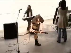 Nine Inch Nails "March Of The Pigs" (MV) 1994！ ---- Trent Reznor - vocals Chris Vrenna - drums James Woolley - keyboard Robin Finck - guitar Danny Lohner - bass | Rock'n'Roll Relaxin