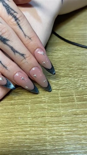 “Midnight” French tip stiletto✨✨