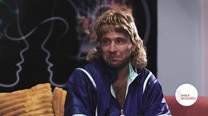 Divadlo Na Fidlovačce vás srdečně zve na kultovní muzikál Kouř.  Těší se na vás Mirek (klasicky s cigaretou v ruce) , Kotě, která je opět projekcí všech možných i nemožných mužských fantazií o femme fatale, nabubřelý ředitel a zamilovaná Helenka. ❤️ Vstupenky jsou k zakoupení zde  bit.ly/Fidlovacka  Bude to fajn, fajn, fajn, fajnový!  | Prima Love | Facebook