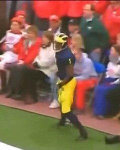 9.4K views · 181 reactions | Braylon Edwards & Chris Perry led Michigan to a 35-21 win over Ohio State in 2003  Braylon Edwards - 7 REC - 130 YDS - 2 TD Chris Perry - 36 TOUCHES - 209 YDS - 2 TD | Woodward Sports | Facebook