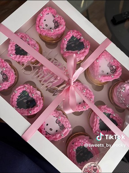 Hello kitty cupcakes #hellokitty #cupcakes #treats #bronx
